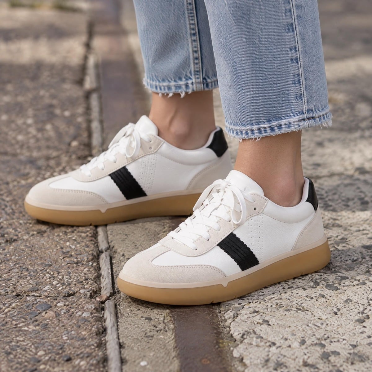 Vionic City Walk Trainer with Arch Support in White/Black Leather