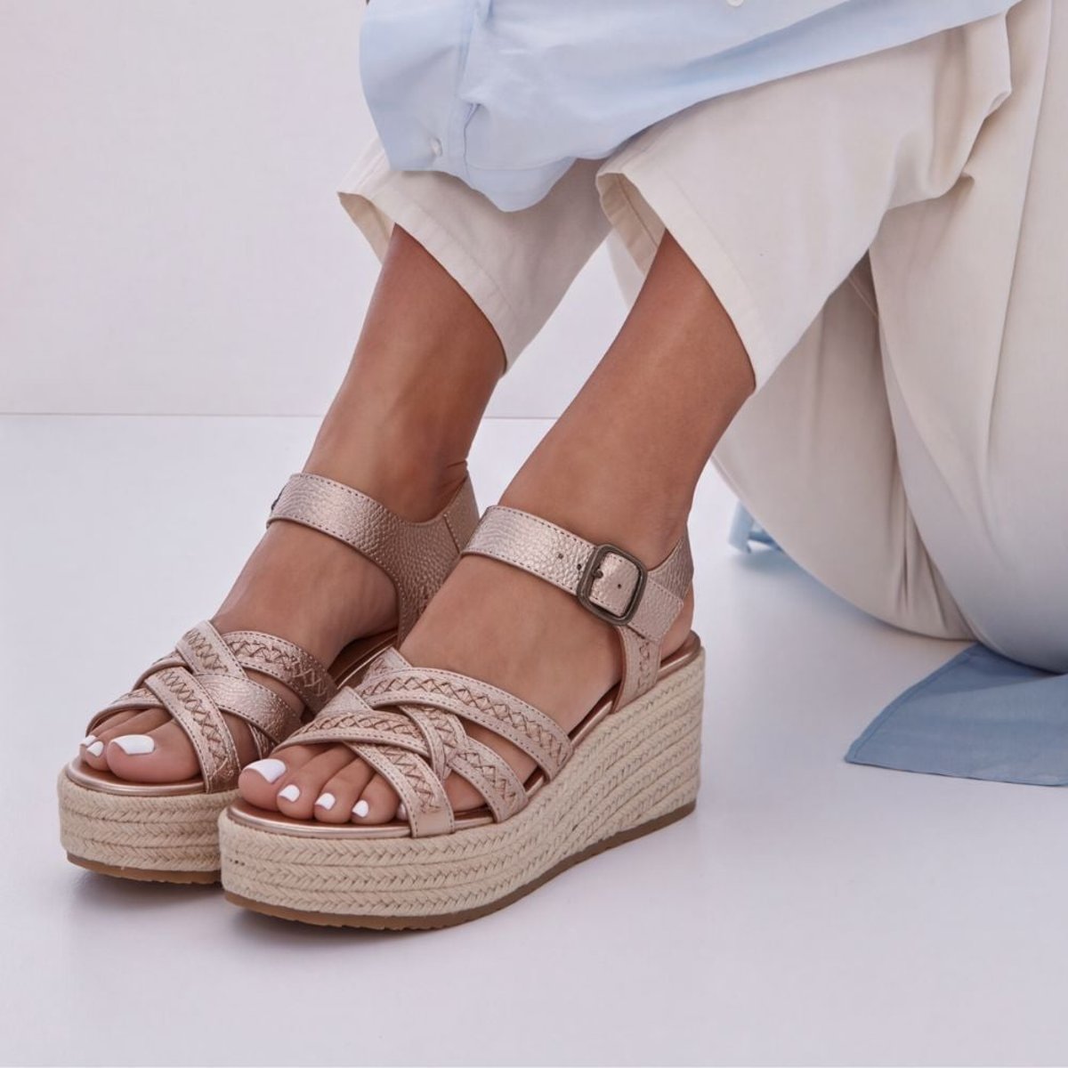 Vionic Vionic Dana Wedge Sandal with Arch Support in Bronze Leather
