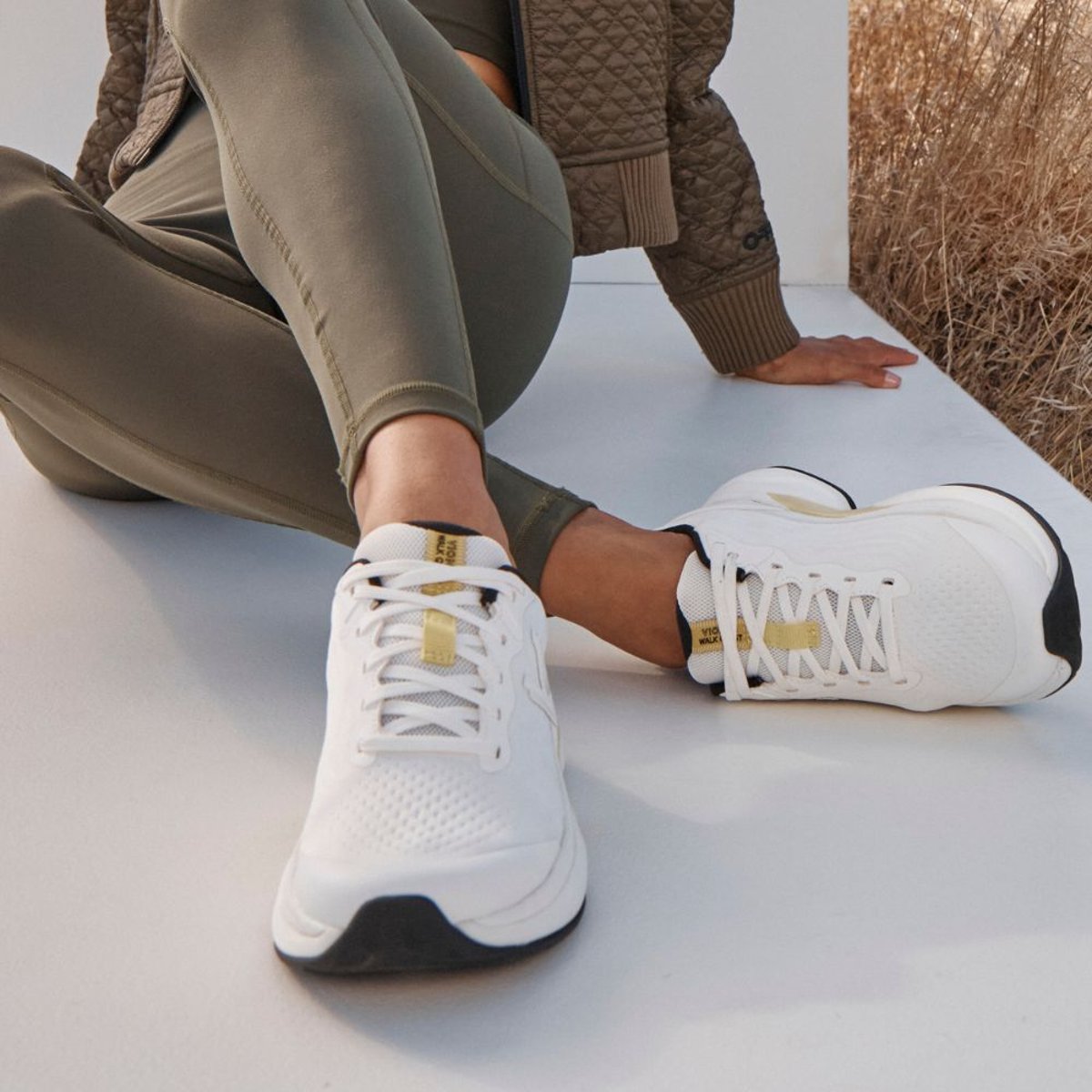 Vionic Vionic Walk Quest Knit Trainer with Arch Support in White/Black